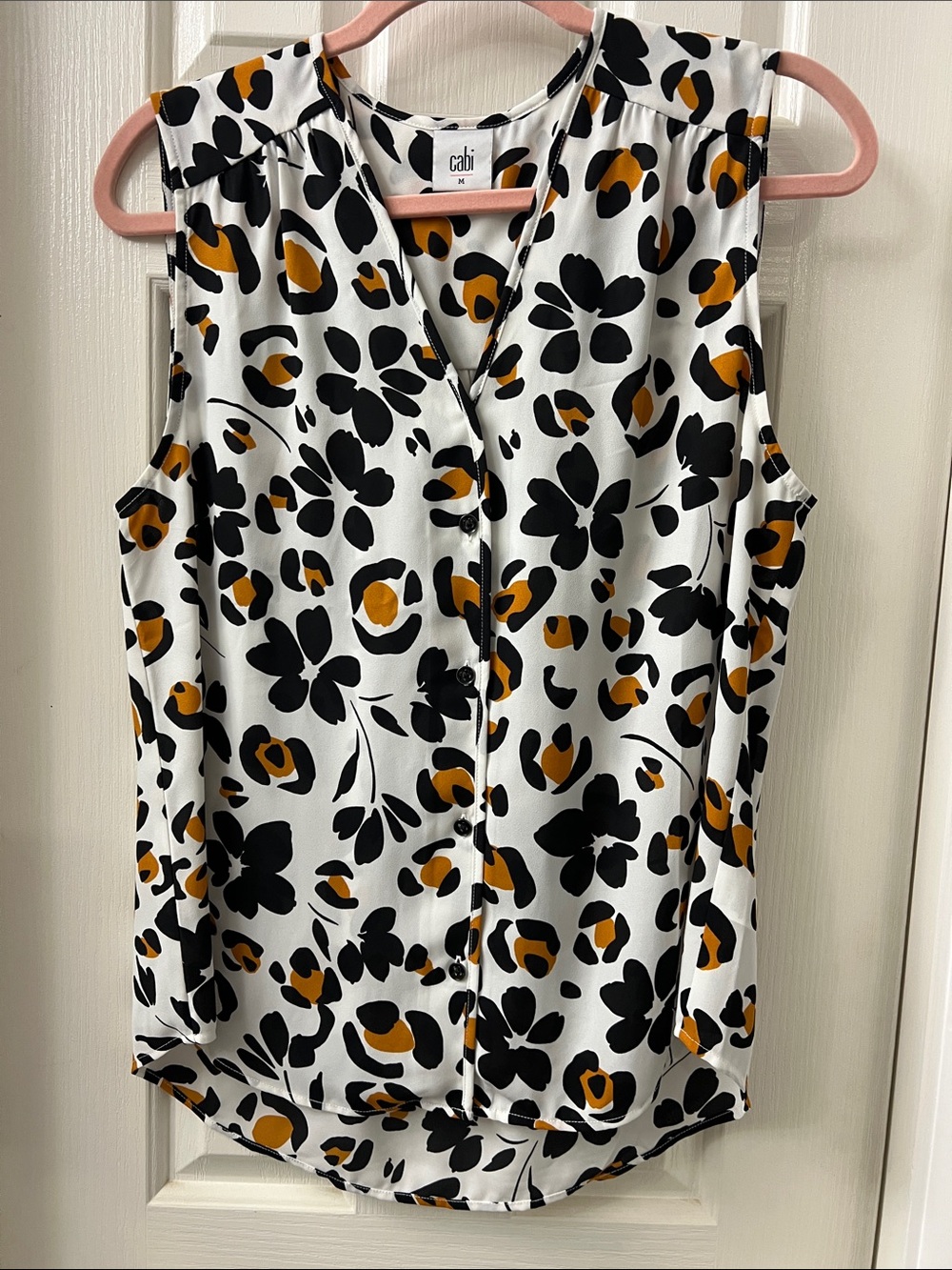 CAbi Sleeveless Floral Button-Front Camisole in White, Black & Tan